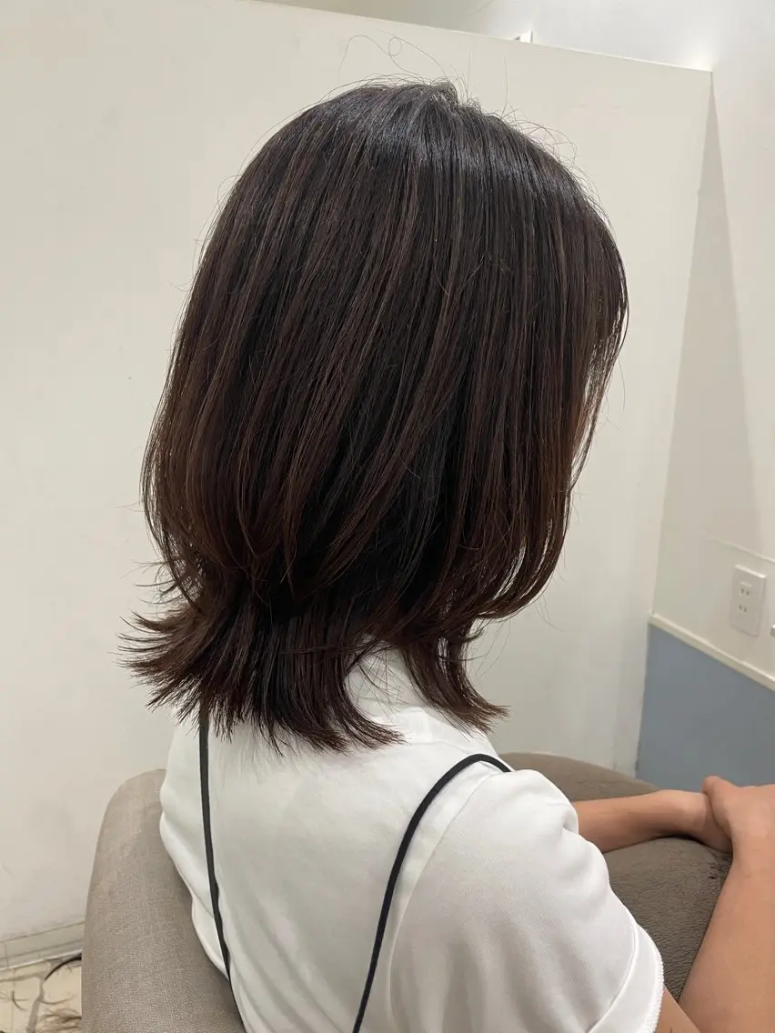 ミディアム やない ともみのヘアスタイル