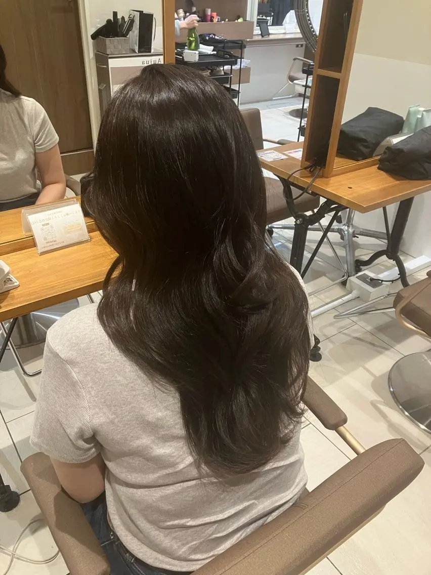 カラー ヘアカラー 韓国風レイヤー& 透明感カラー🎧のヘアスタイル