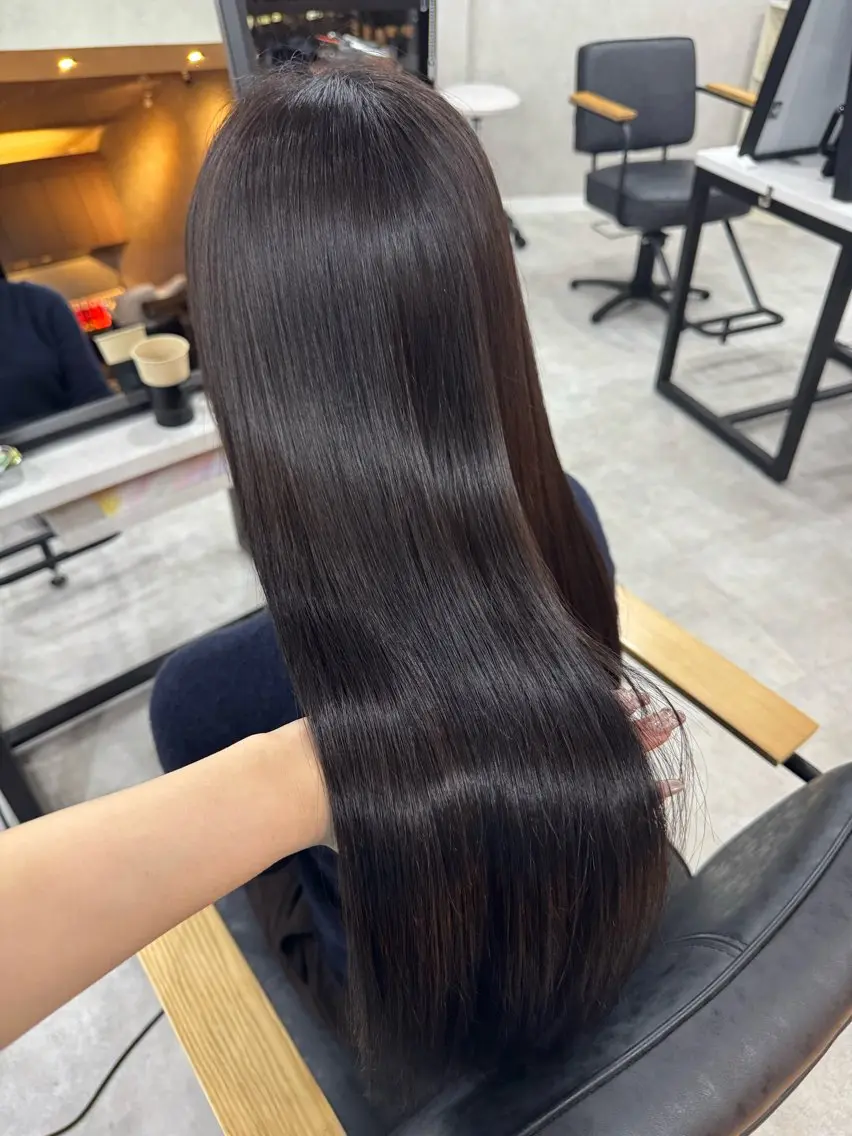 ロング カラー ベージュカラー ブリーチ ブラウンカラー 透明感カラー ダブルカラー 赤み無し柔らかカラー 【梅田】madokaのヘアスタイル