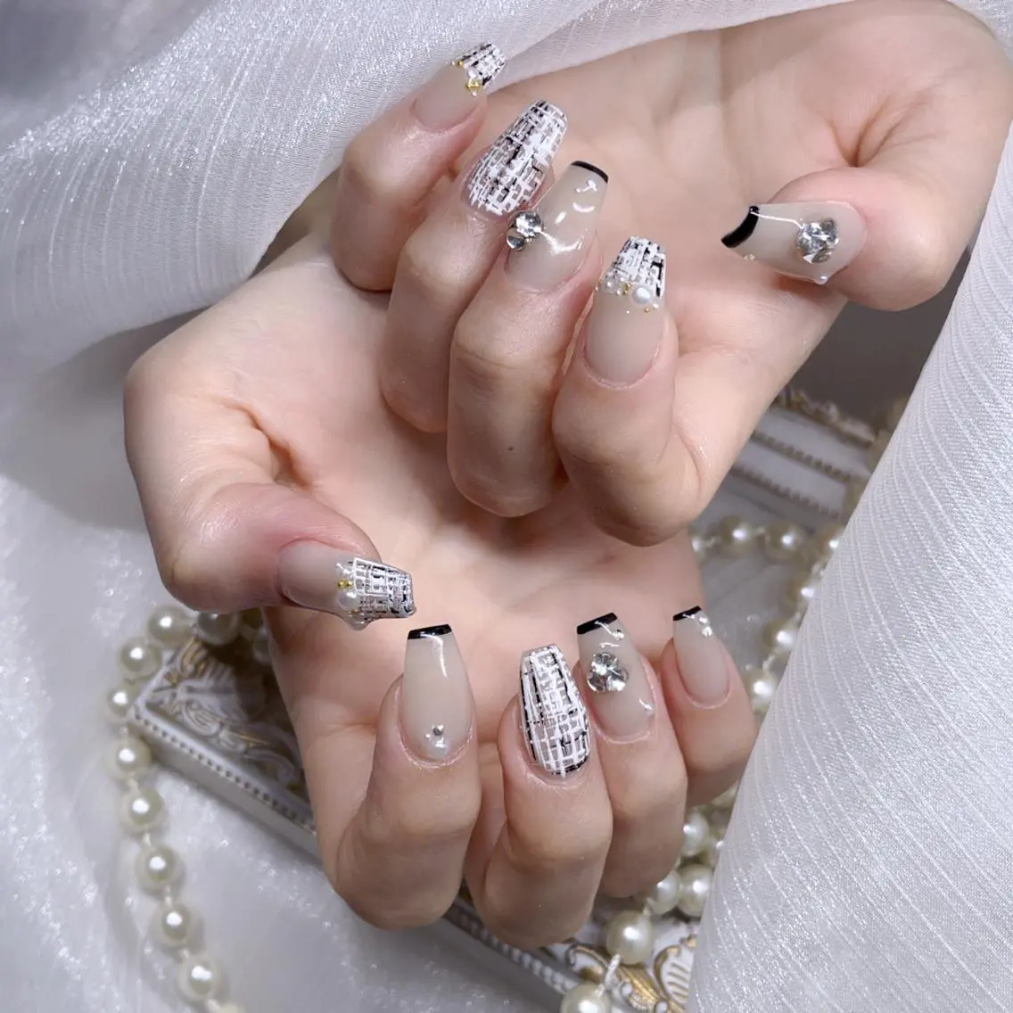 ネイル ハンドネイル Queens ciciのネイルデザイン