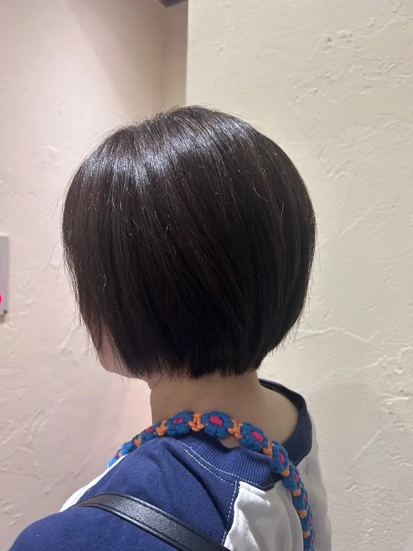 ショート カラー カット 井上 萌のヘアスタイル