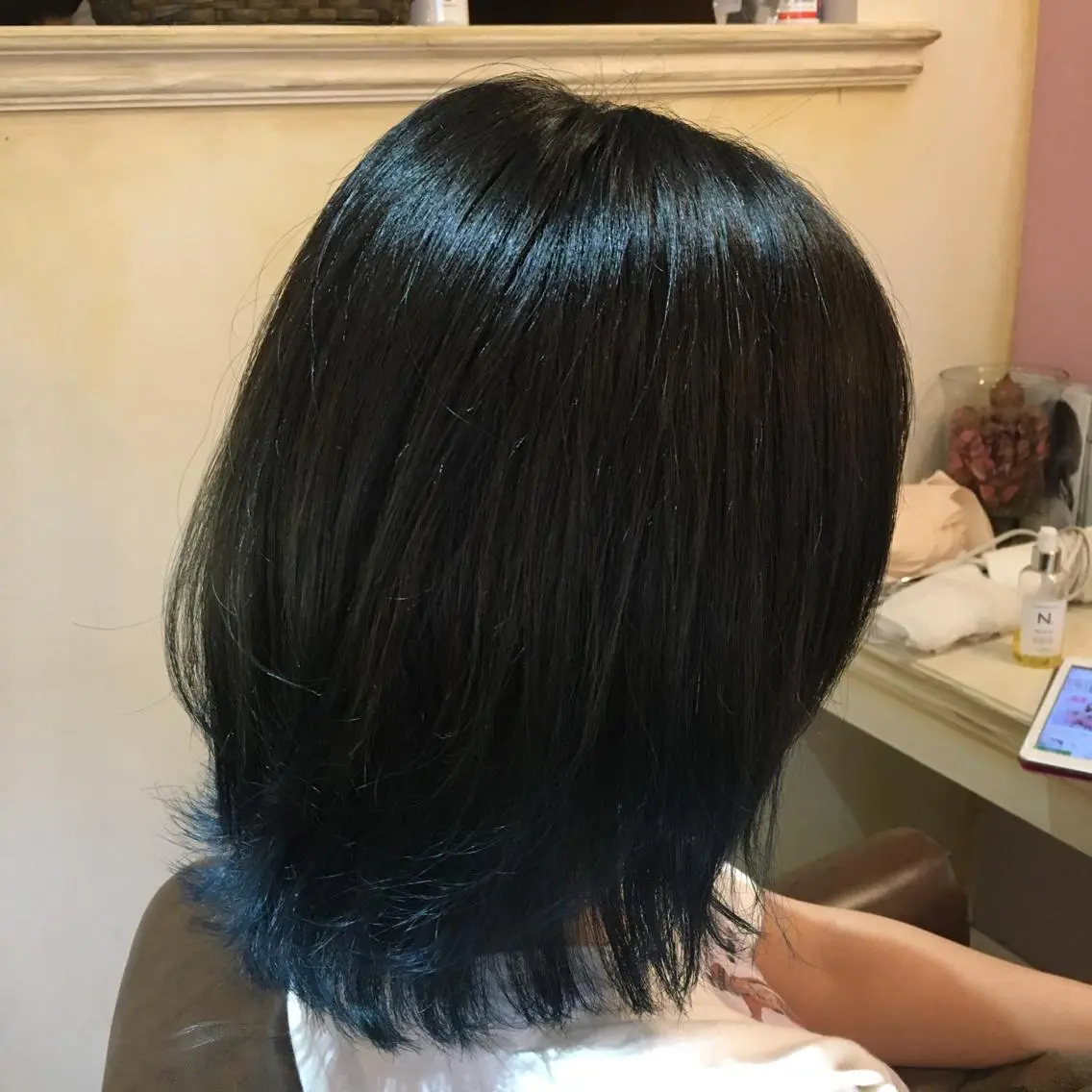 ミディアム カラー ブリーチ ブルーカラー カット ヘアカラー トリートメント plaatje 義見のヘアスタイル