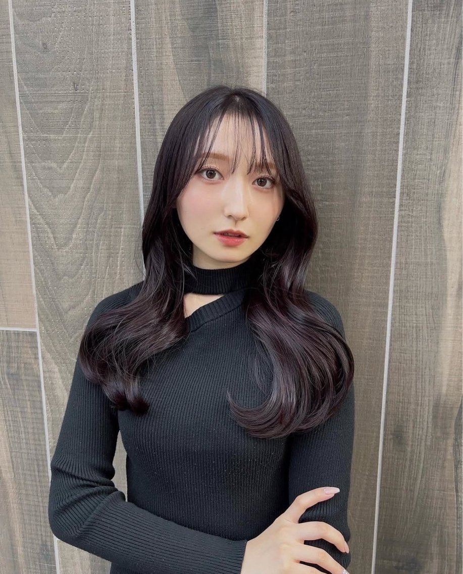ロング カット ヘアカラー 吉野 百々恵のヘアスタイル