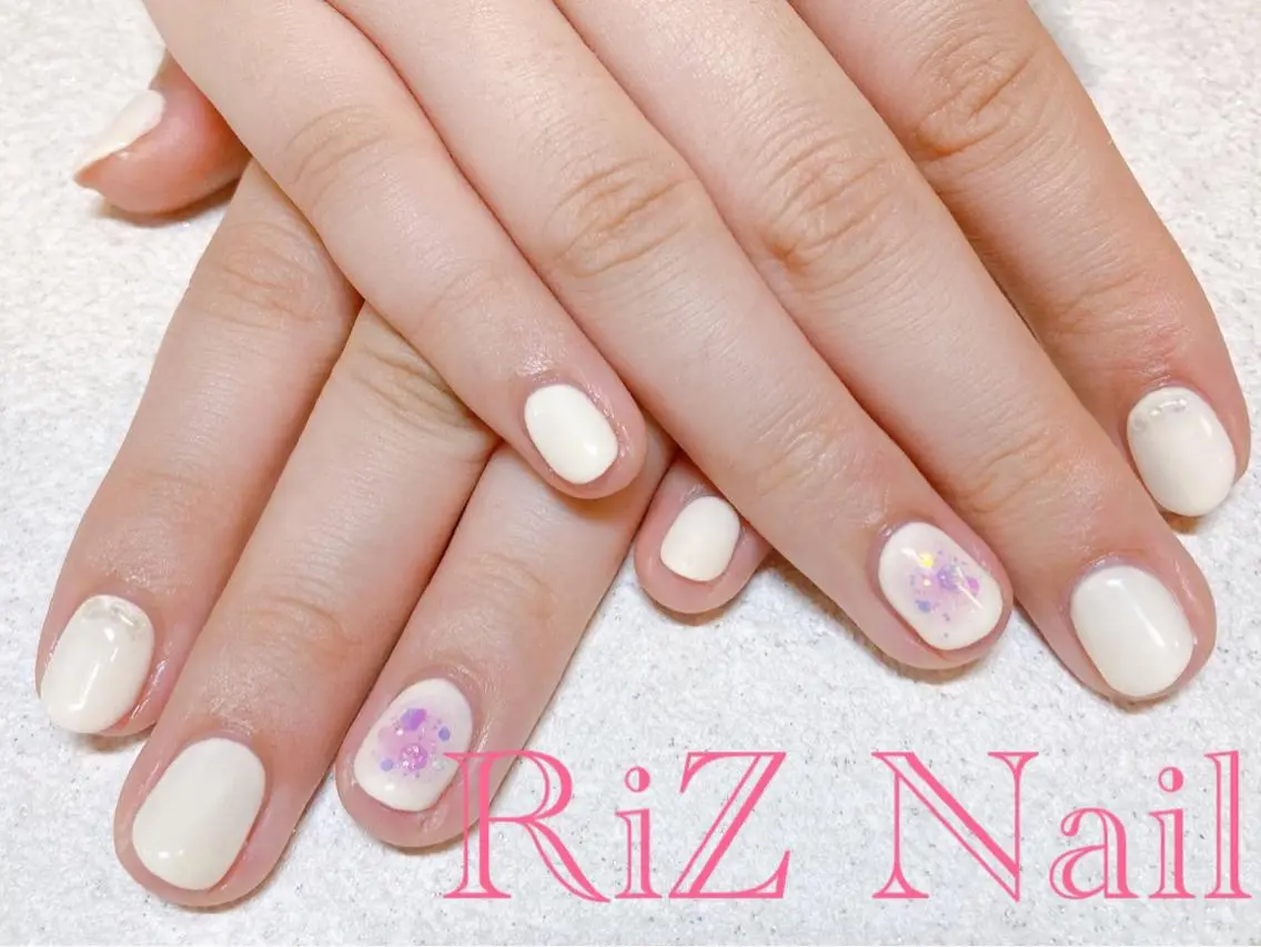 ネイル チークネイル キラキラネイル ラメ(グリッター) シンプルネイル RiZ nail salonのネイルデザイン