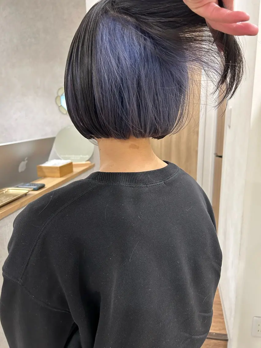 ショート カラー 切りっぱなしボブ ブリーチ インナーカラー ラベンダーカラー パープルカラー カット ヘアカラー ボブ/ハイトーン 福生Radix 下田のヘアスタイル
