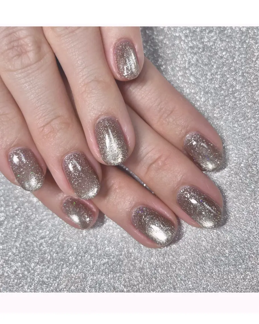 ネイル マグネットネイル BEE NAILのネイルデザイン