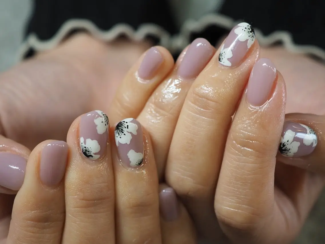 ネイル アートネイル チークネイル フラッシュネイル フットネイル フレンチネイル glaNje shioriのネイルデザイン