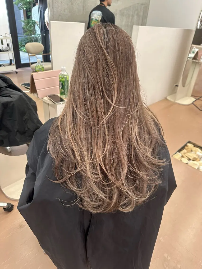 ロング ハイライト 髪質改善 レイヤーカット 森本 笑のヘアスタイル