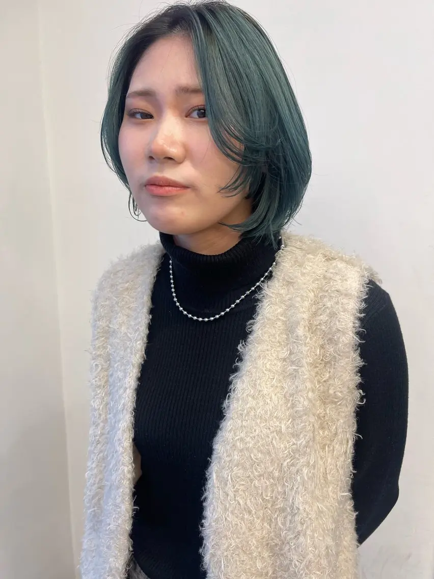 ショート カラー カット ヘアカラー トリートメント 💓パーマ，💗 レイヤーカットのヘアスタイル