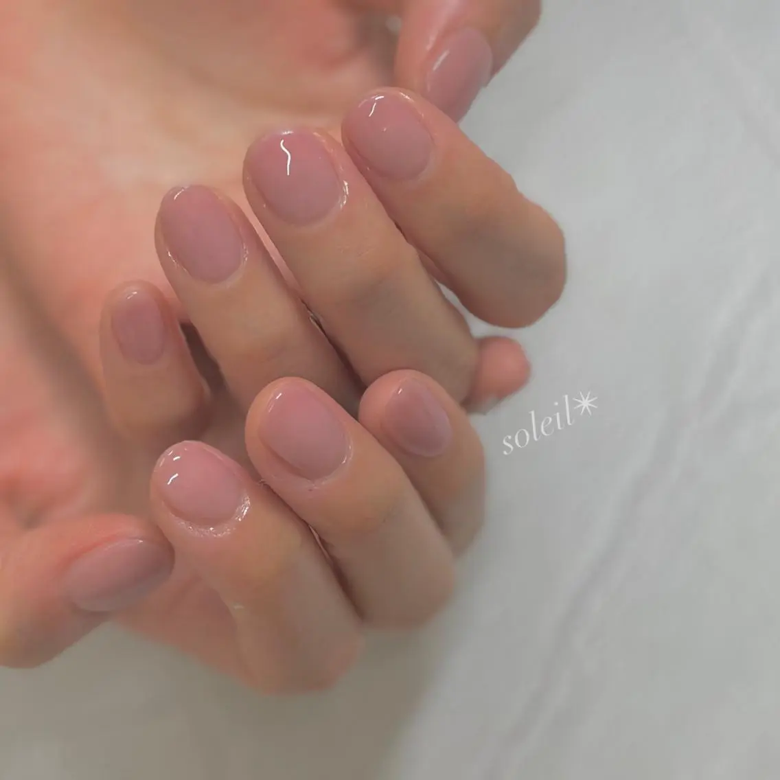 ネイル フラッシュネイル ジェルネイル ラメ(グリッター) ミラーネイル ニュアンスネイル ハンドネイル 粟津 美紀のネイルデザイン