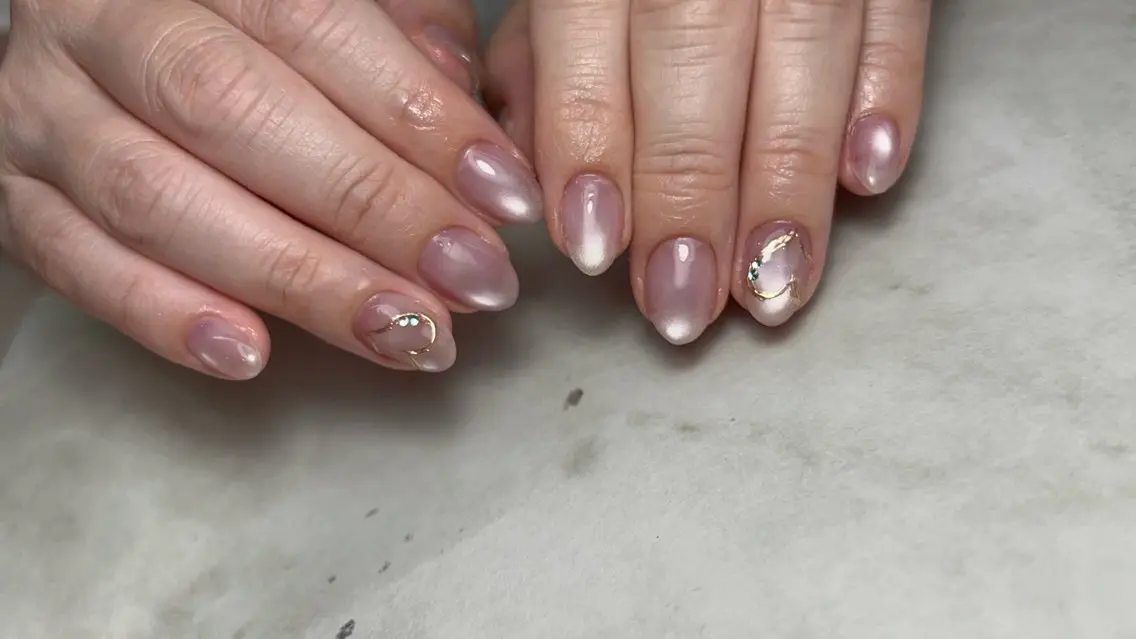 ネイル アートネイル nailsalon KiKi -キキ-のネイルデザイン