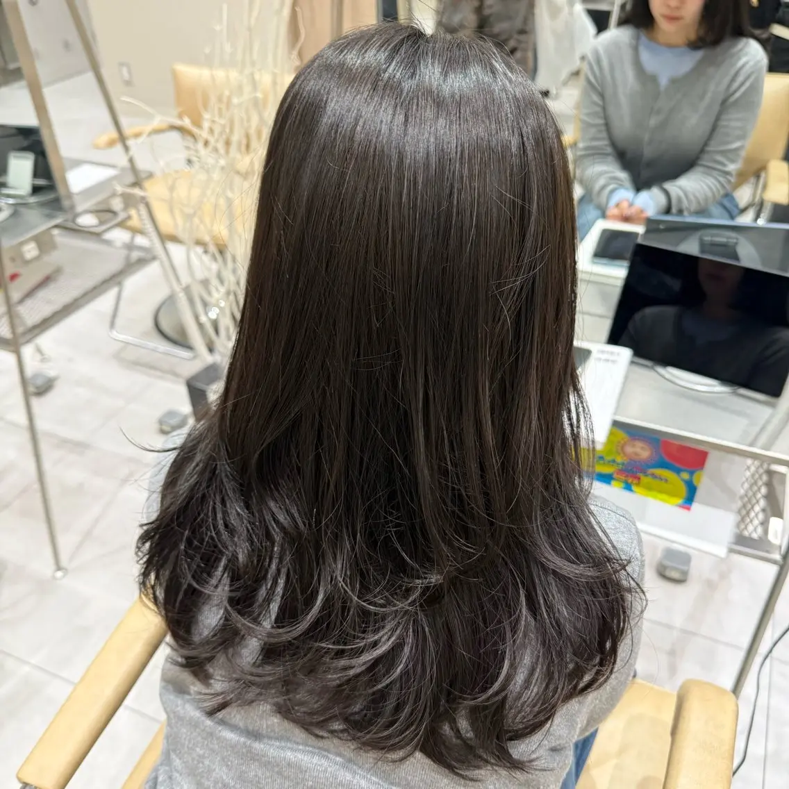 ロング カラー ヘアカラー トリートメント 韓国レイヤー｜ ハイトーン｜ココナのヘアスタイル