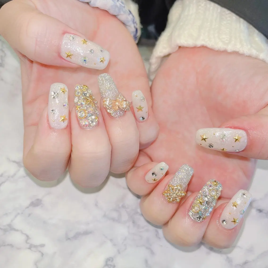 ネイル キラキラネイル 冬ネイル ハンドネイル フットネイル Nail salon Stellaのネイルデザイン