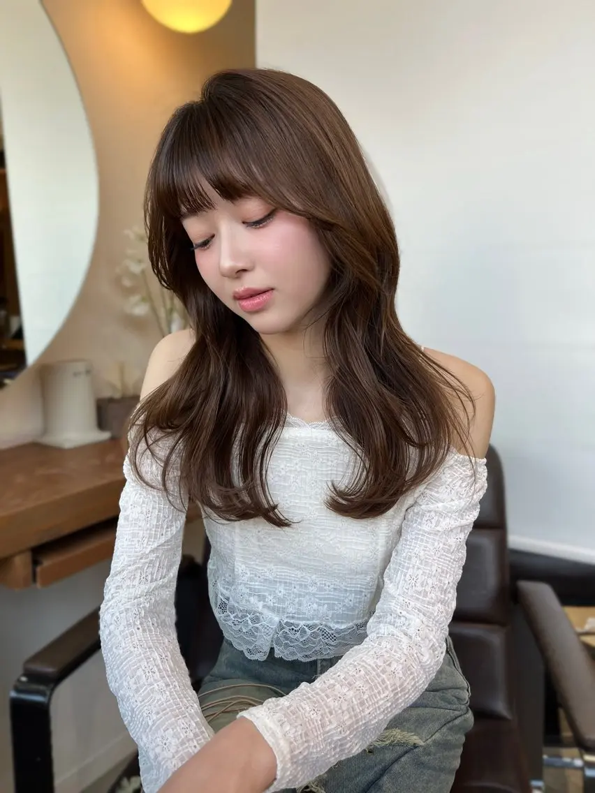 セミロング 塩川ももこ/ 自然な縮毛矯正のヘアスタイル