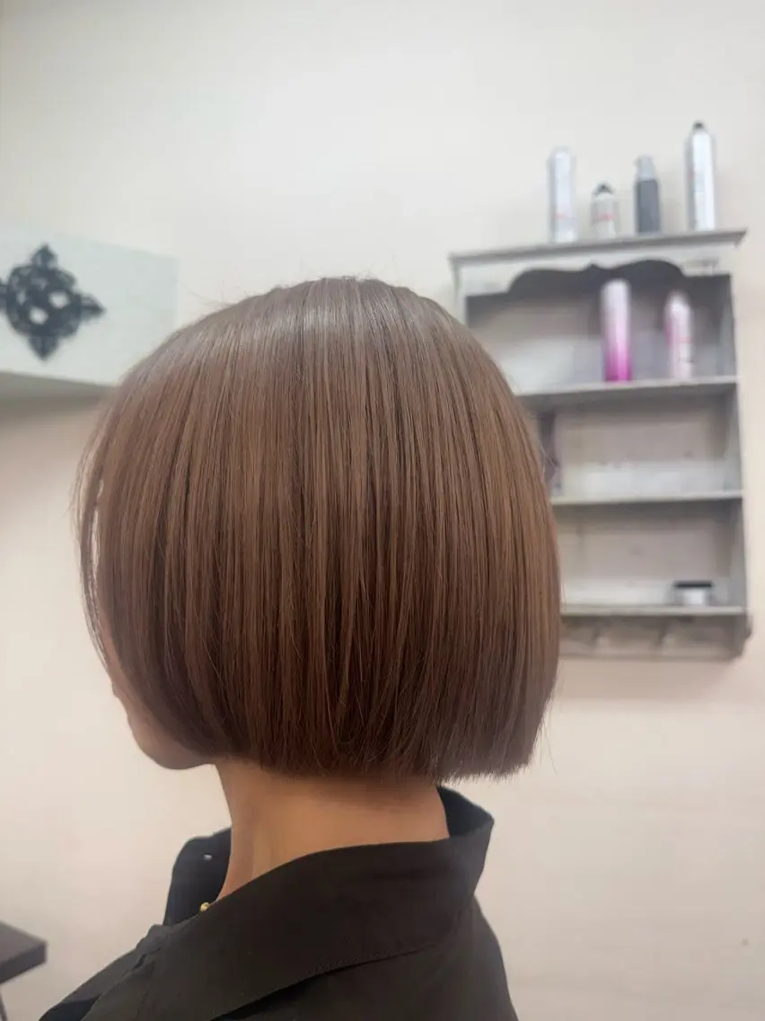 ショート ヘアカラー 岩谷 彩花のヘアスタイル