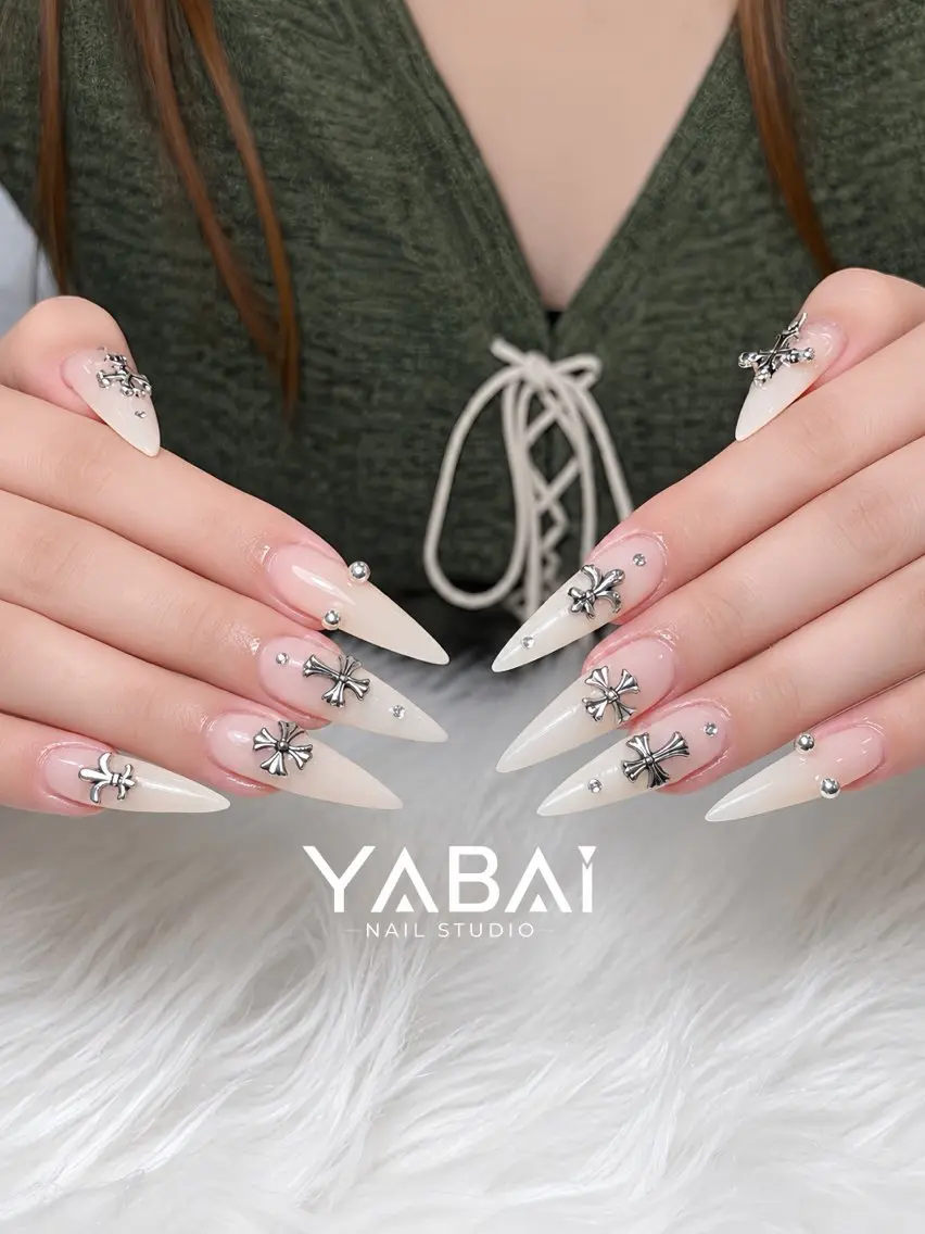 ネイル キラキラネイル ロングネイル ピンク シルバー ハンドネイル YABAI NailStudioのネイルデザイン