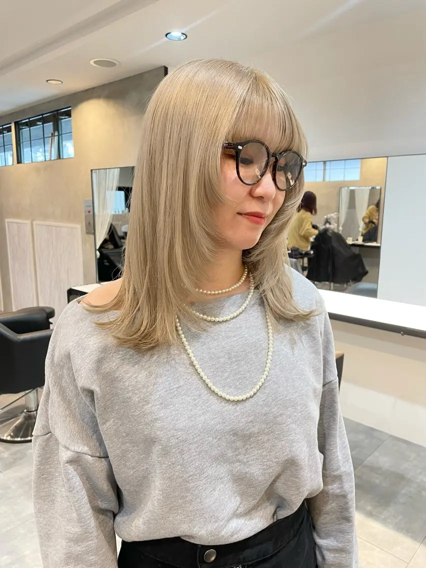 セミロング カラー 顔まわりレイヤー レイヤーカット カット ヘアカラー トリートメント 渋谷 留菜のヘアスタイル