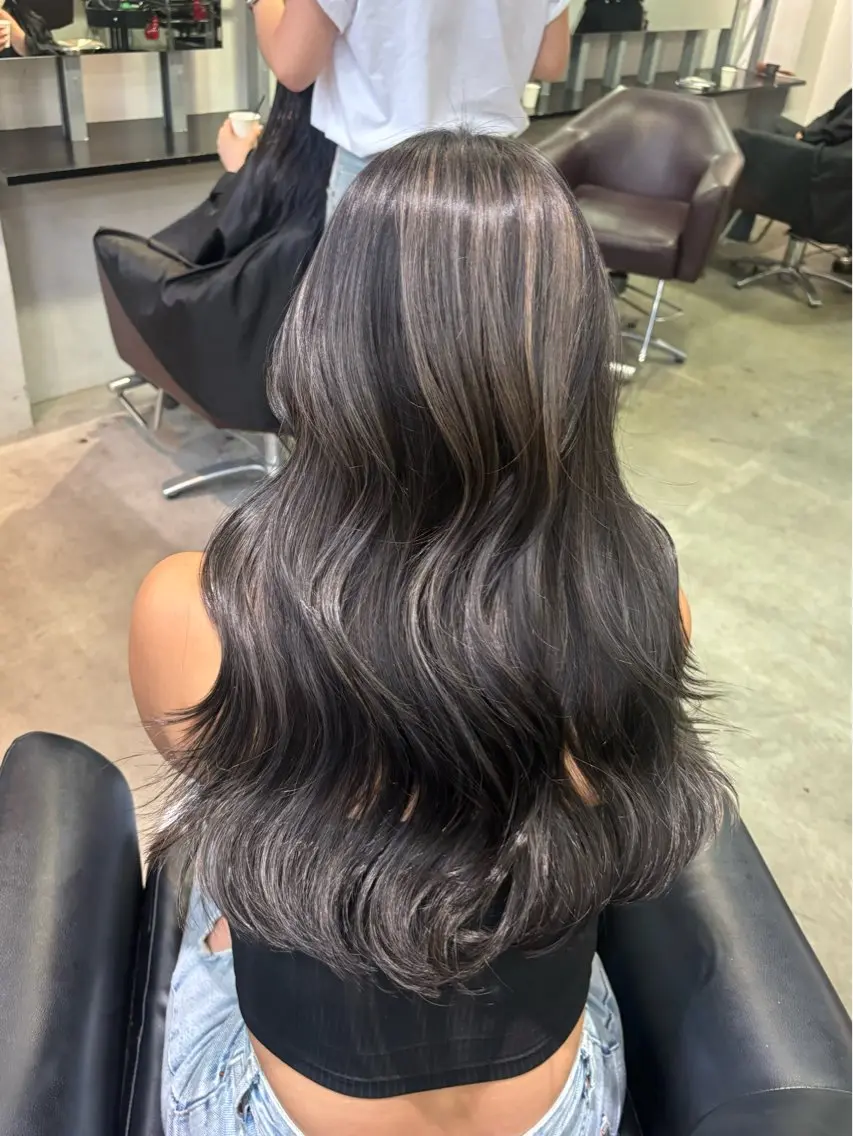 ロング カラー ヘアカラー トリートメント オリーブベージュ 🫒🩶Rianaのヘアスタイル