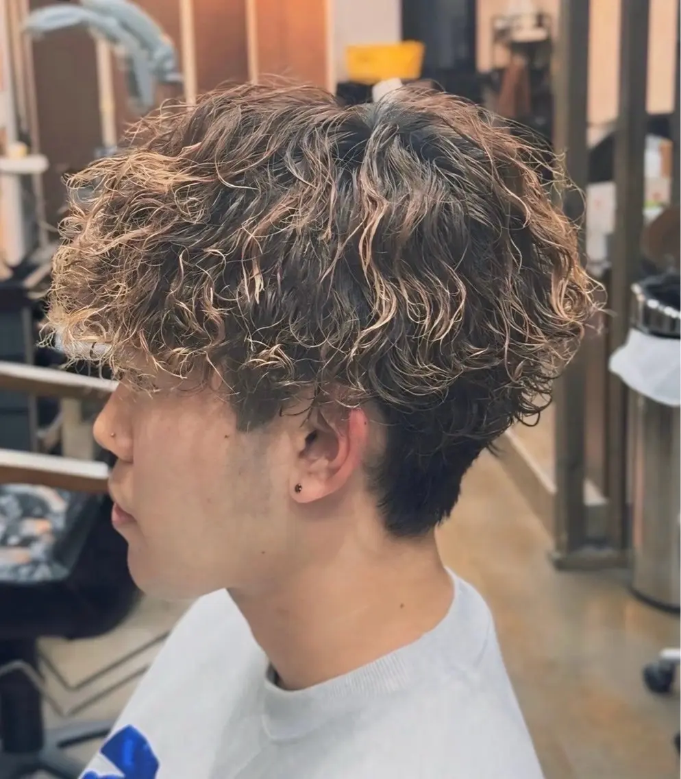 ショート カラー パーマ メンズ ✨髪質改善✨ハイトー ンカラー⭐️藤沢のヘアスタイル