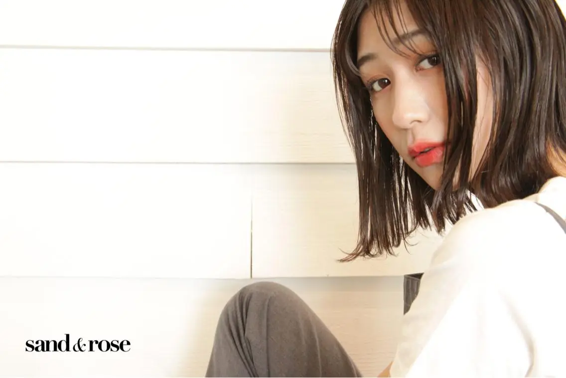 セミロング 逗子葉山 ナオイカイラのヘアスタイル