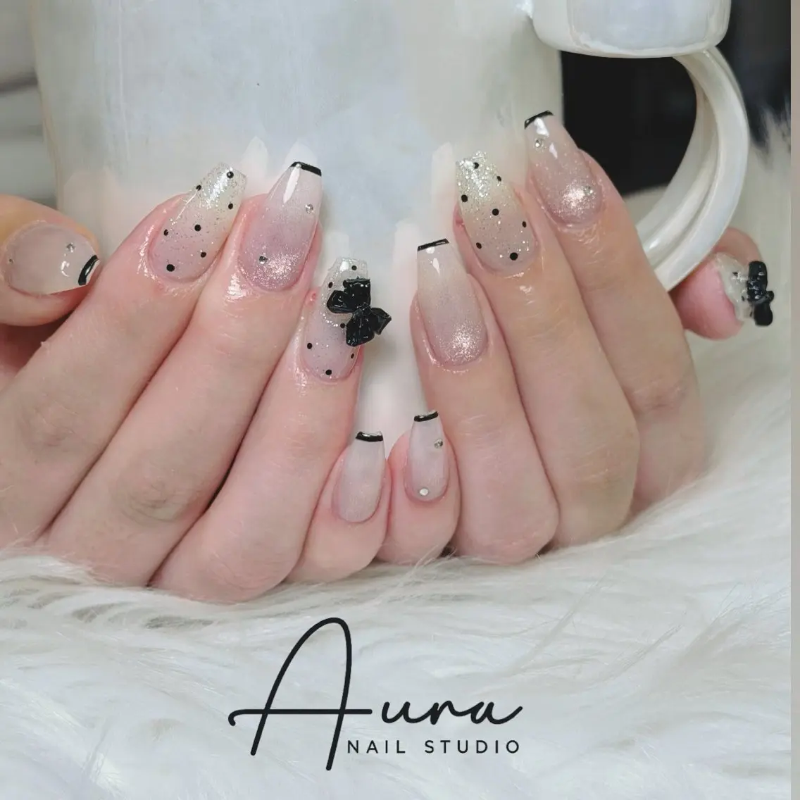ネイル ジェルネイル 韓国ネイル マグネットネイル 夏ネイル ワンホンネイル ハンドネイル Aura Nail Studioのネイルデザイン