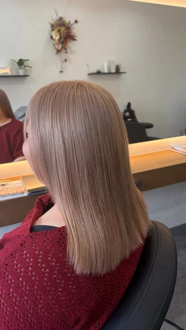 セミロング ショートボブ セミロングパーマ 韓国風カラー ボブ ハイライト ヘアカラー トリートメント 神田 姫奈|郡山 |レイヤーカットのヘアスタイル