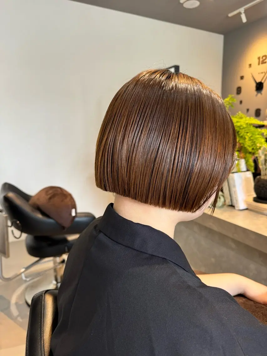 ショート 切りっぱなしボブ ボブ 小顔カット トリートメント カット 髪質改善×艶カラー Haruのヘアスタイル