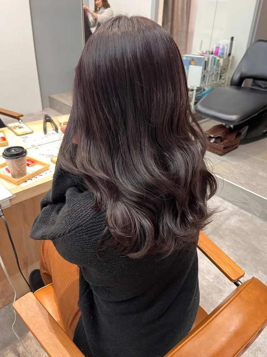 セミロング 髪質改善 Yui⭐️ 透け感カラーのヘアスタイル