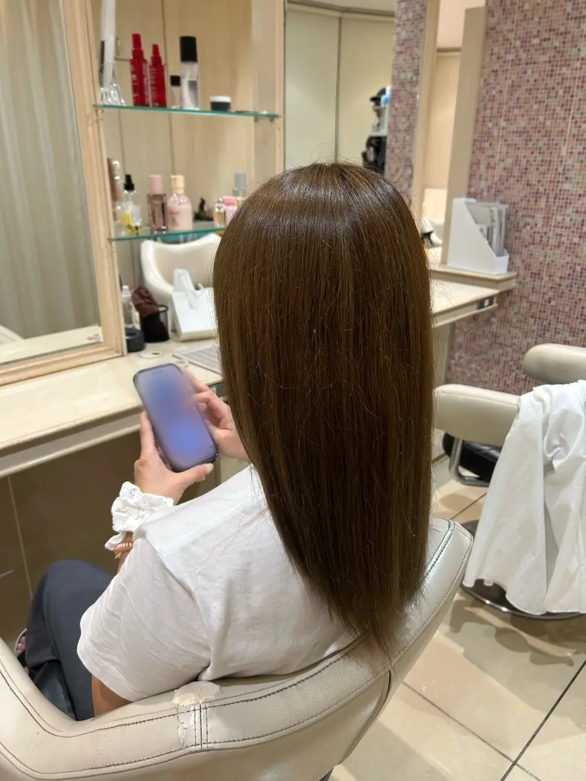セミロング ヘアカラー 松田 璃妃のヘアスタイル
