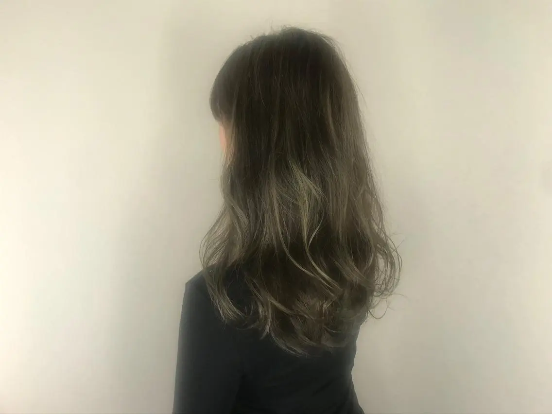 カラー still .のヘアスタイル
