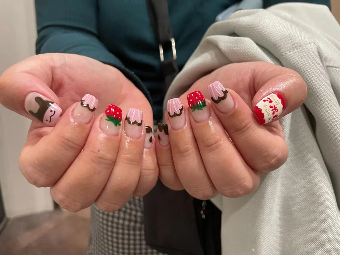 ネイル PEEKABOO 旧:momo京橋のネイルデザイン