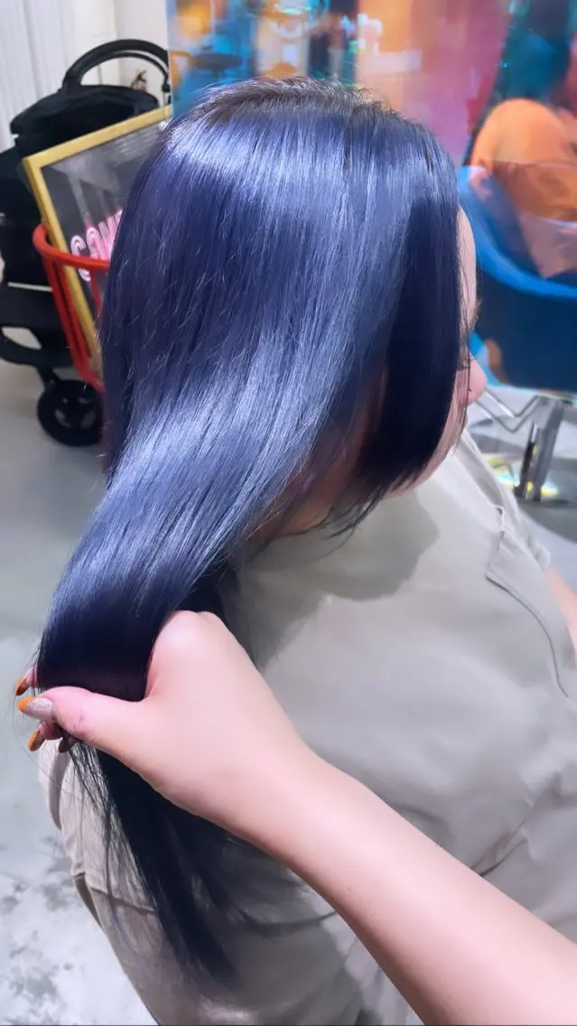 カラー Mii. 内田萌々のヘアスタイル