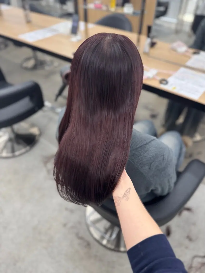 ロング カラー ヘアカラー トリートメント 岩元 心優のヘアスタイル