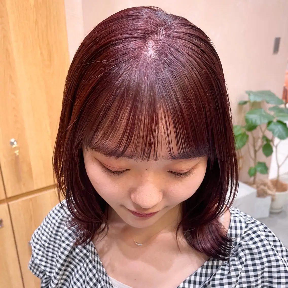 ミディアム カラー ブリーチ ブリーチなしカラー ピンクカラー レッドカラー レイヤー/柔らか 透明感カラー/ゆきなのヘアスタイル