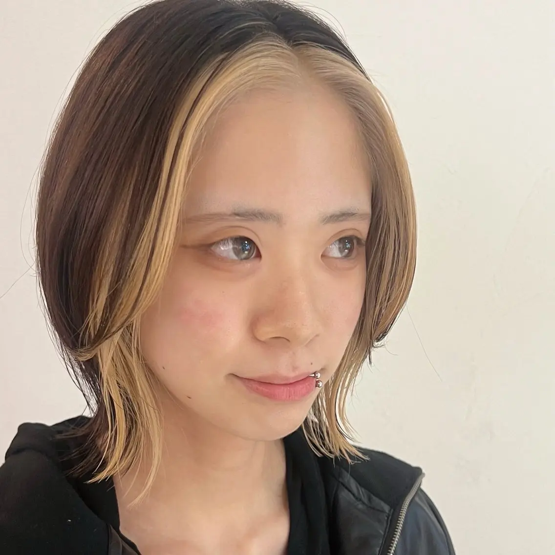 ミディアム カラー ヘアカラー たかはた すずかのヘアスタイル