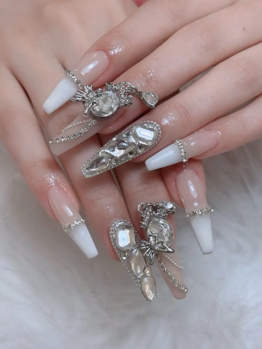 ネイル フレンチネイル ジェルネイル ガラスフレンチ ハロウィン ハート H.baby Nail Salonのネイルデザイン