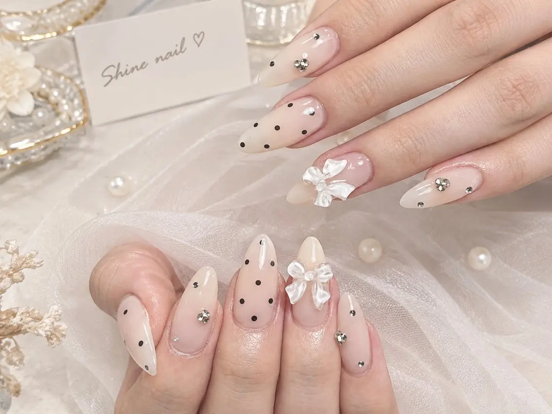 ネイル shine 🎀 長さ出し専門のネイルデザイン