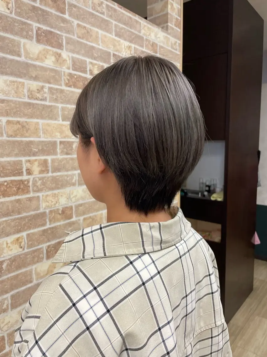 ショート カラー ヘアカラー 徳留 もも花のヘアスタイル