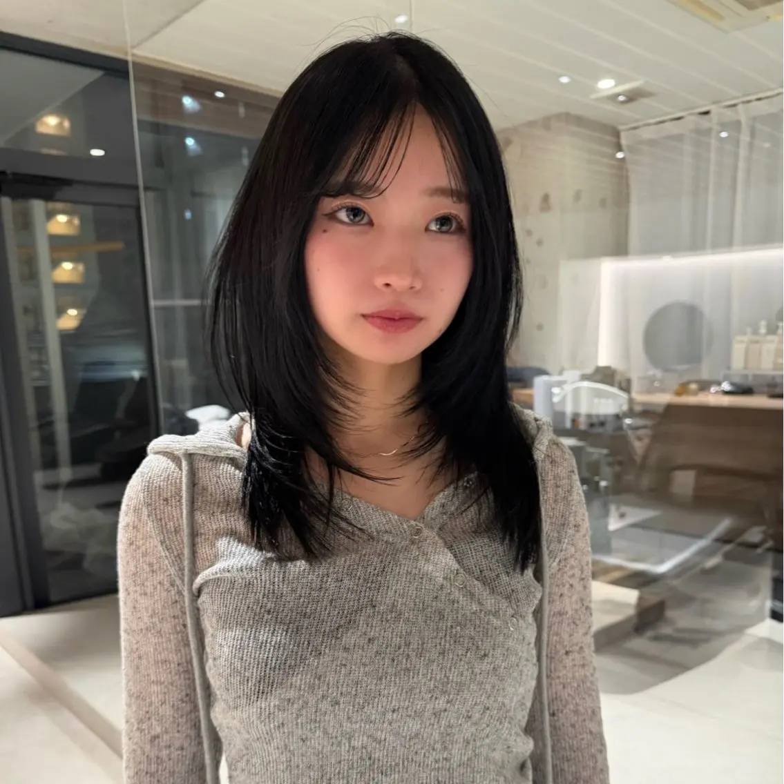 セミロング 中村 果乃のヘアスタイル