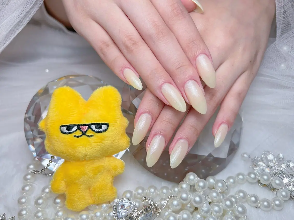 ネイル アートネイル オーロラネイル チークネイル 長さ出し フットネイル Miya _nailのネイルデザイン