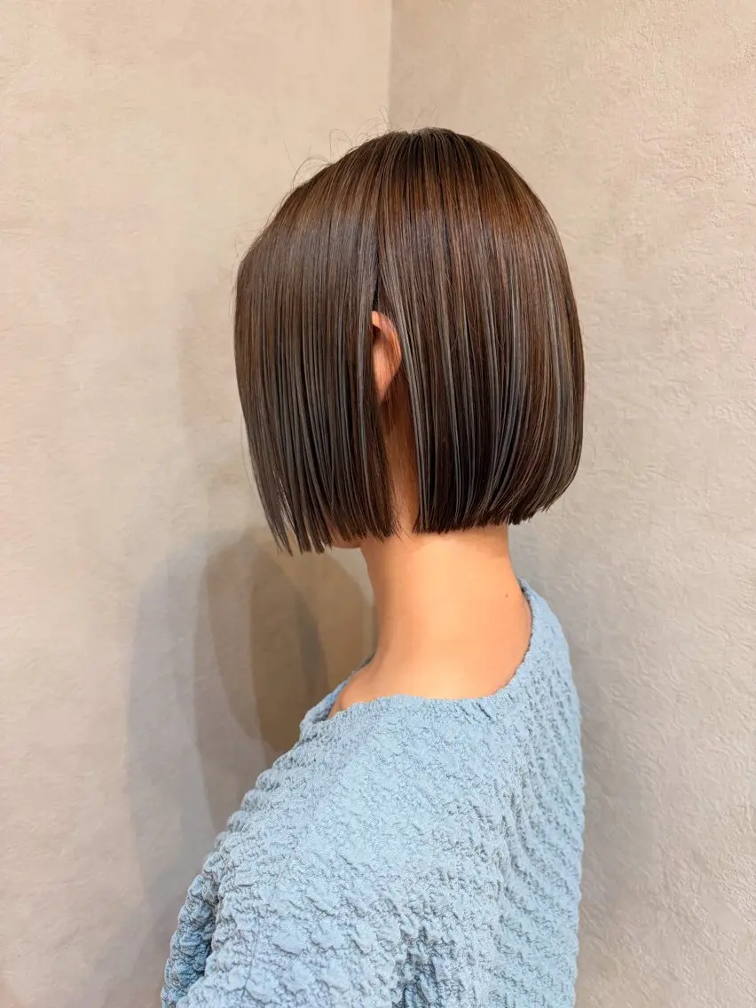 ショート カラー ブリーチ ブルーカラー ブルーバイオレット 透明感カラー バイオレットカラー カット ヘアカラー newi まーぼーのヘアスタイル