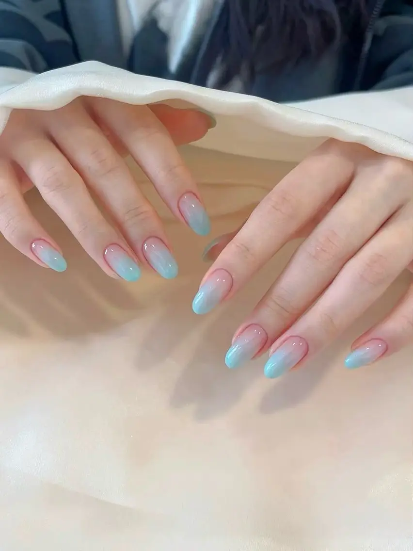 ネイル チークネイル ドット フレンチネイル グラデーション 韓国ネイル ハンドネイル Minette nailrinrinのネイルデザイン