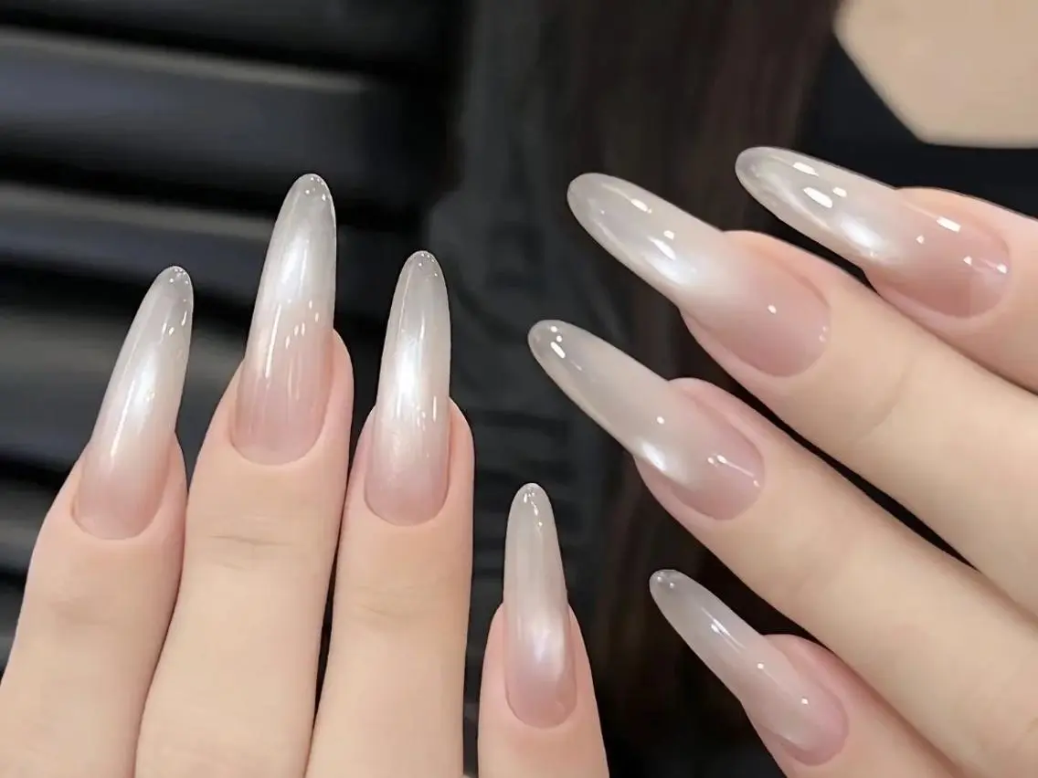 ネイル オーロラネイル チークネイル 長さ出し フットネイル フレンチネイル Pretty nailのネイルデザイン