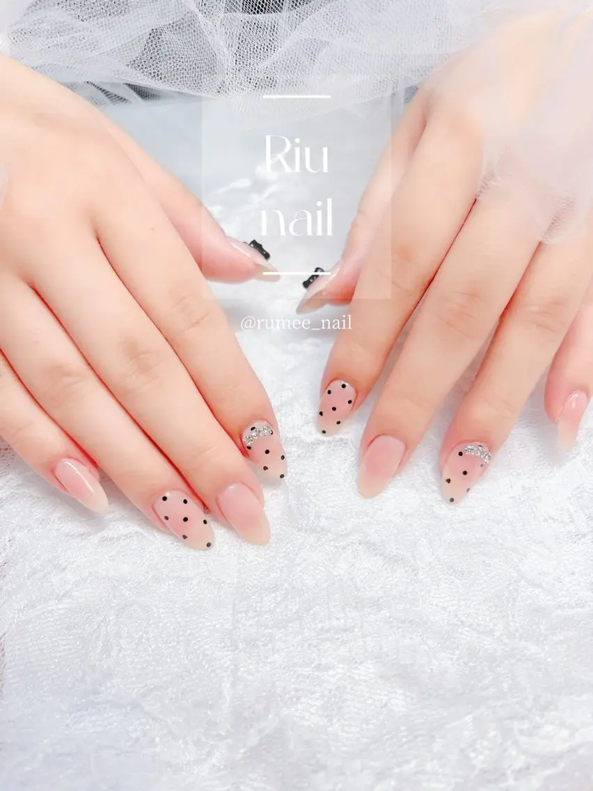 ②   ꒰  5月限定︎︎☁🎀 ꒱‬ オフ無料× ベース付きチークネイルset🫧🤍の写真