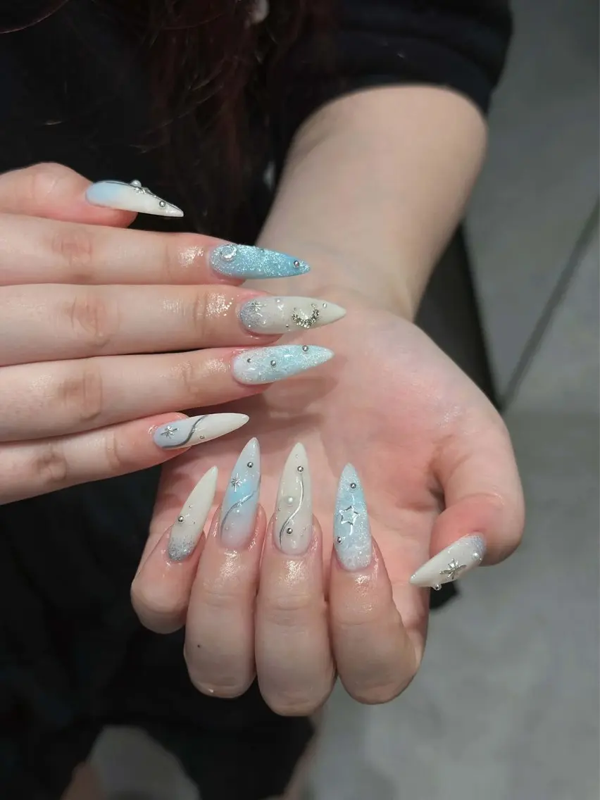 ネイル チークネイル ドット フレンチネイル グラデーション ハート ハンドネイル ハンドケア Eli Muse 新宿ネイルのネイルデザイン