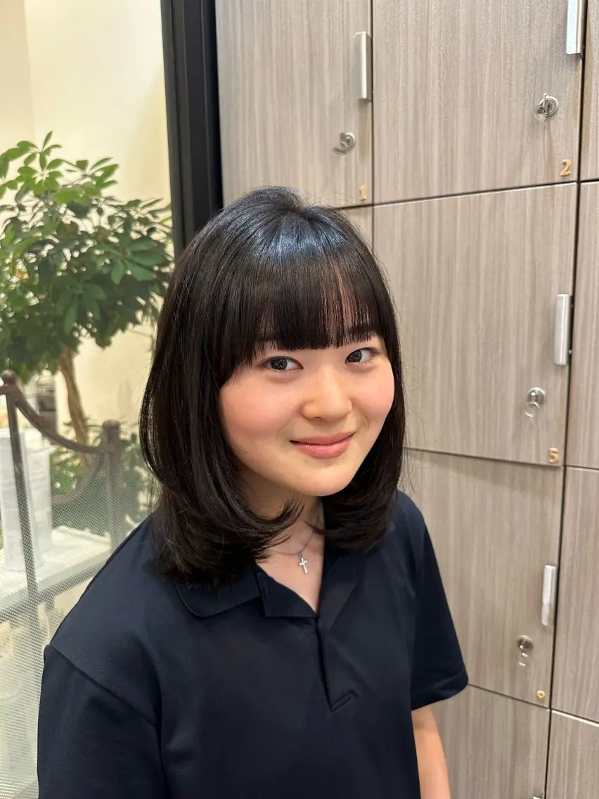 ミディアム Loire SYURIのヘアスタイル