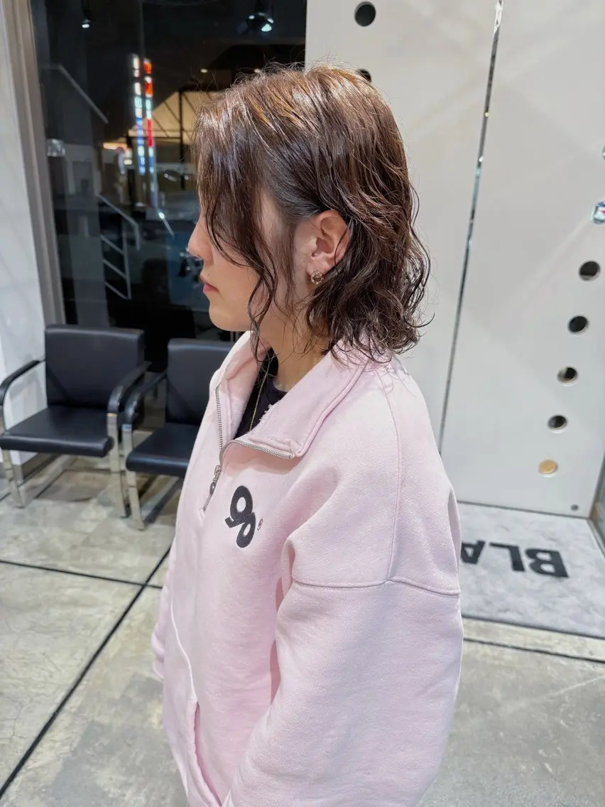 ショート カラー パーマ ベージュカラー 透明感カラー ヘーゼル 野林 夏帆のヘアスタイル