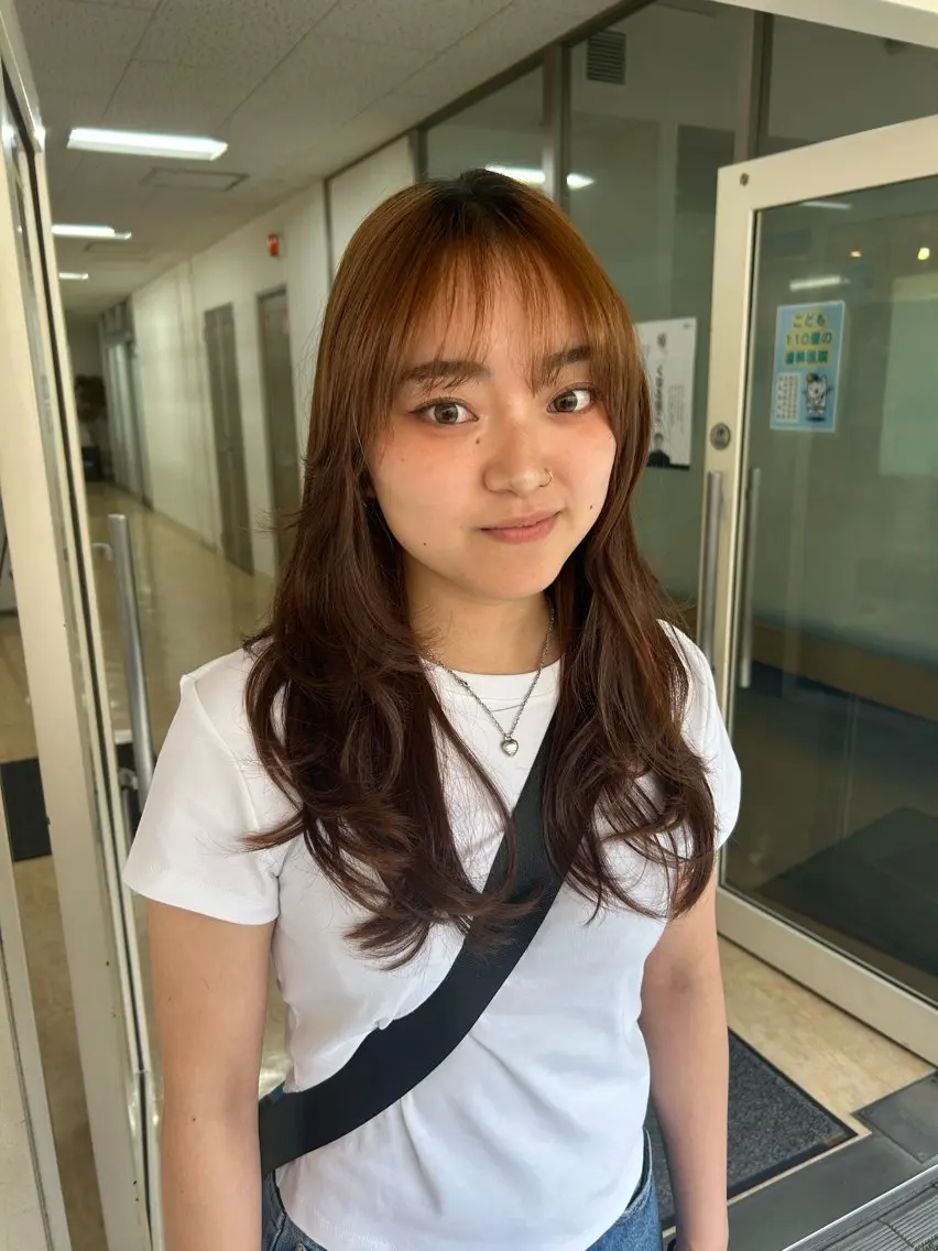 ロング はな SPURのヘアスタイル