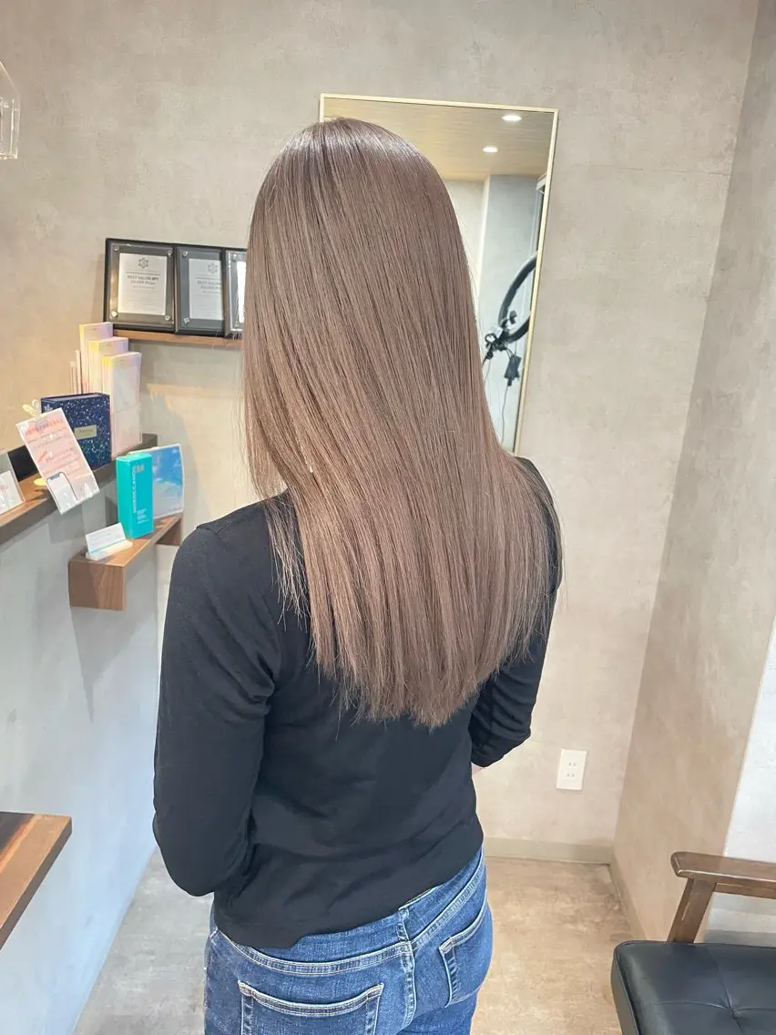 ロング カラー ベージュカラー ブリーチ 透明感カラー ミルクティーベージュ ヘアカラー トリートメント RIENS aura / ayu ♡のヘアスタイル
