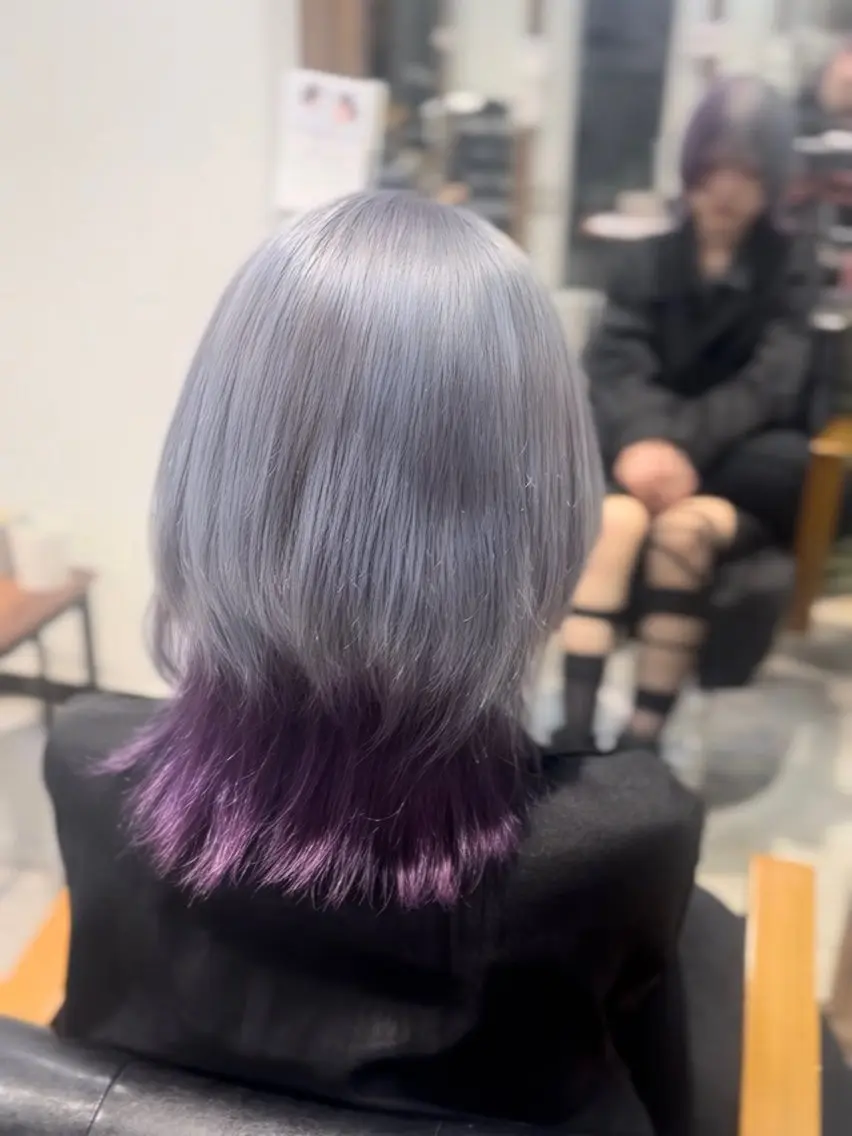 セミロング カラー デザインカラー ツートーンカラー ウルフカット 髙木 利央のヘアスタイル